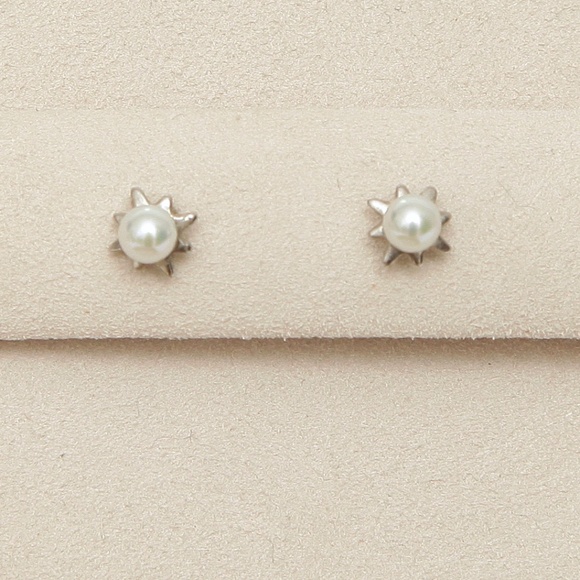 MAJORICA Pearl Rhodium Silver Earrings 4mm STAR WHITE CIES Collection Studs - Picture 1 of 3